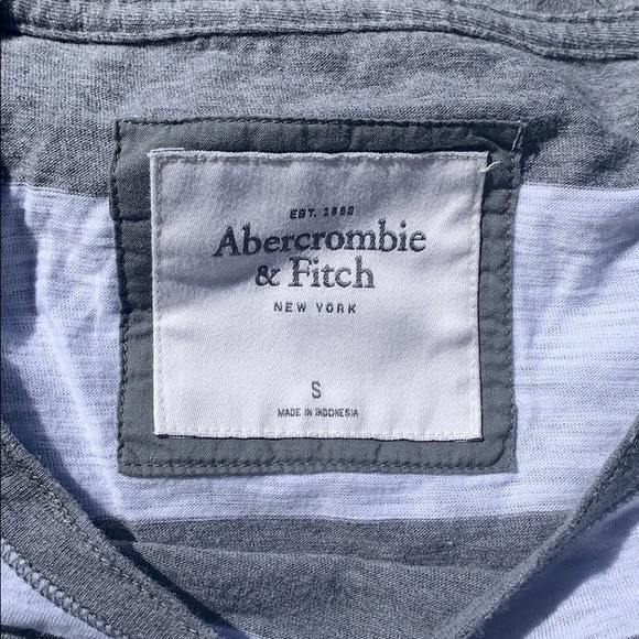 Abercrombie & Fitch Tee - Picture 5 of 7